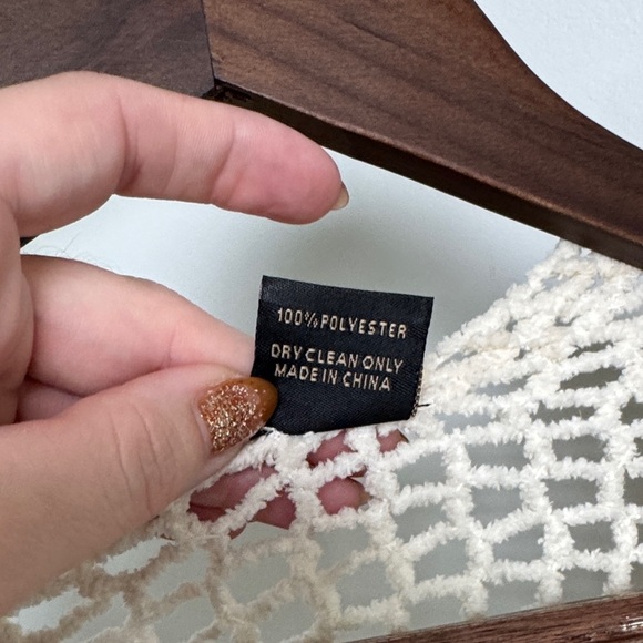 SAACHI Cream Lace Open-Front Shaw - Picture 3 of 5